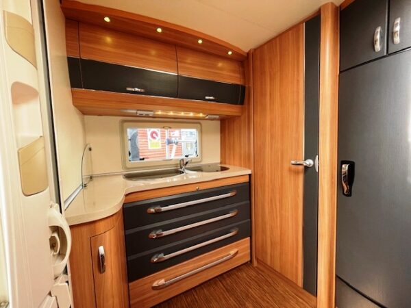 HOBBY De Luxe 380 TB bj.2011, met MOVER, VOORTENT - Afbeelding 10