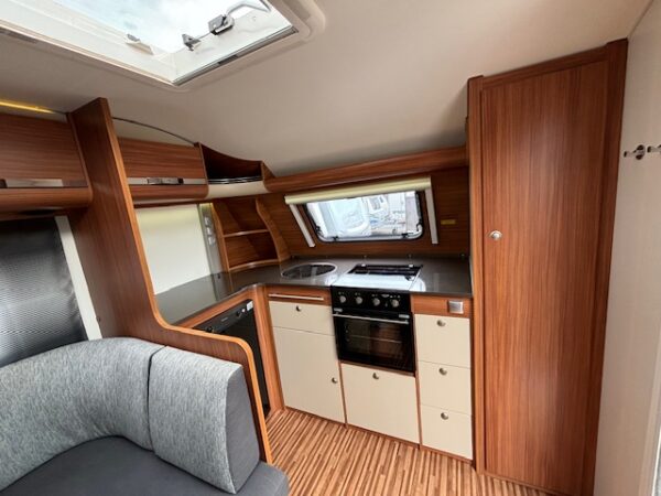 Adria Adora 613 HT bj.2013, MOVER, ZAKLUIFEL - Afbeelding 9