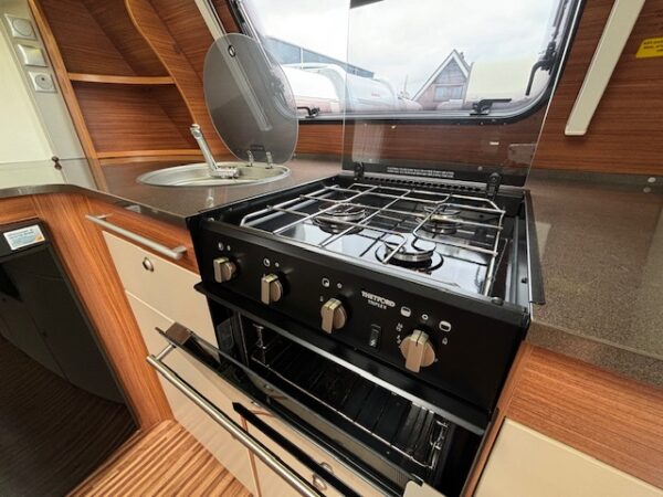 Adria Adora 613 HT bj.2013, MOVER, ZAKLUIFEL - Afbeelding 7