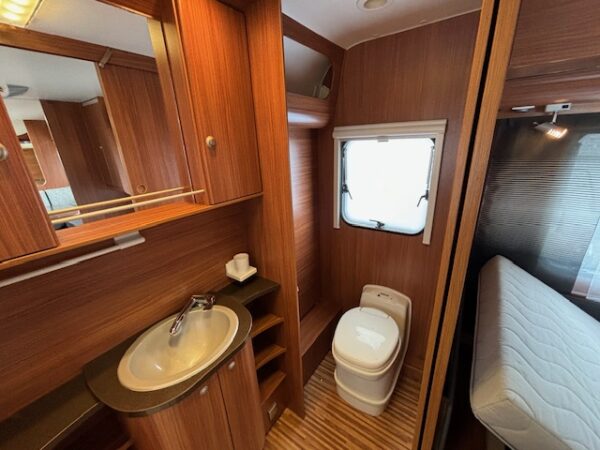 Adria Adora 613 HT bj.2013, MOVER, ZAKLUIFEL - Afbeelding 17