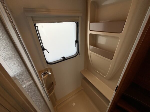 Adria Adora 613 HT bj.2013, MOVER, ZAKLUIFEL - Afbeelding 19