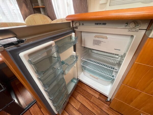 HOBBY Excellent 460 UFE bj.2007, met MOVER, AIRCO, VOORTENT - Afbeelding 17