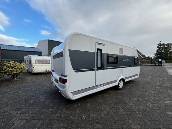 Hobby De Luxe 560 KMFE, bj.2021 VOORTENT en STAPELBED!!! - Afbeelding 2