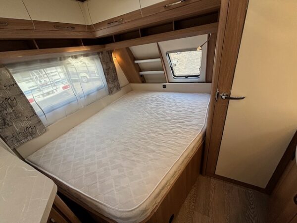 Hobby De Luxe 560 KMFE, bj.2021 VOORTENT en STAPELBED!!! - Afbeelding 20