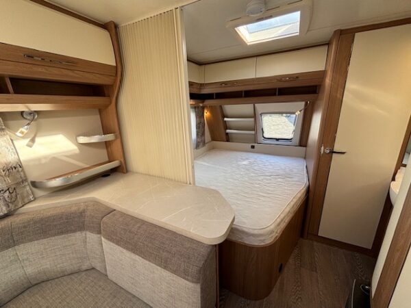 Hobby De Luxe 560 KMFE, bj.2021 VOORTENT en STAPELBED!!! - Afbeelding 19