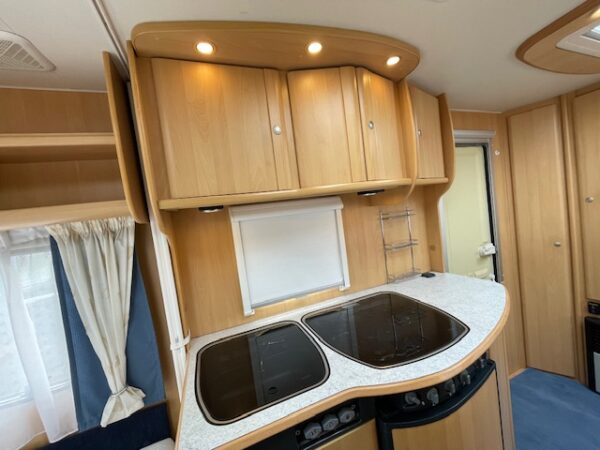 DETHLEFFS Camper 440 DB bj.2002, met VOORTENT en LUIFEL - Afbeelding 13