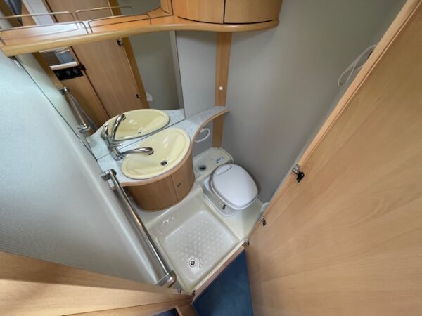 DETHLEFFS Camper 440 DB bj.2002, met VOORTENT en LUIFEL - Afbeelding 21