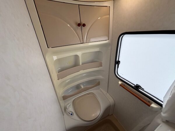 Hobby Excellent 460 UFE bj.2006, VOORTENT en DOUCHE - Afbeelding 16