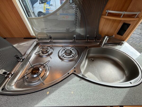 Dethleffs Camper 500 bj.2013, VOORTENT, MOVER en AIRCO - Afbeelding 9