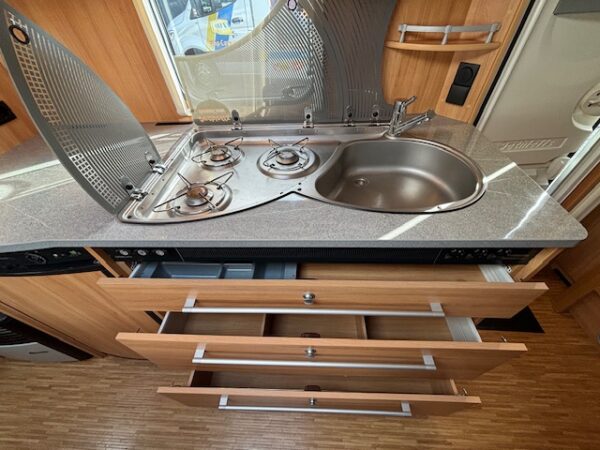 Dethleffs Camper 500 bj.2013, VOORTENT, MOVER en AIRCO - Afbeelding 10