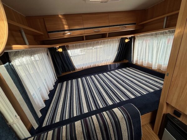 Dethleffs Camper 500 bj.2013, VOORTENT, MOVER en AIRCO - Afbeelding 17
