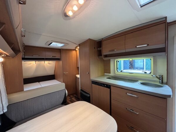 Knaus Sport 500 FDK bj.2015, STAPELBED, ZAKLUIFEL en DOUCHE - Afbeelding 10
