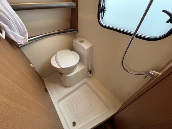 Knaus Sport 500 FDK bj.2015, STAPELBED, ZAKLUIFEL en DOUCHE - Afbeelding 19