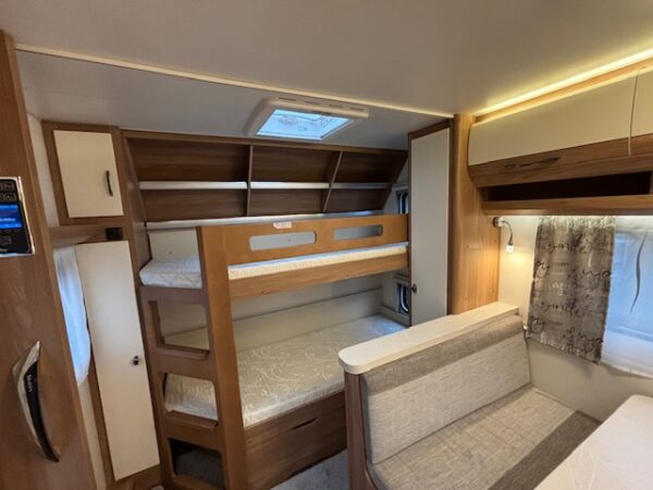 Hobby De Luxe 540 kmfe, Bj. 2018 Stapelbed, luifel en mover! - Afbeelding 7
