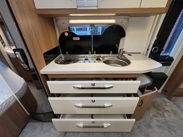 Hobby De Luxe 540 kmfe, Bj. 2018 Stapelbed, luifel en mover! - Afbeelding 15