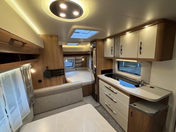 Hobby De Luxe 540 kmfe, Bj. 2018 Stapelbed, luifel en mover! - Afbeelding 10