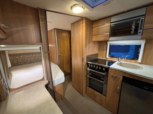 Sprite Cruzer 480 SR bj. 2012 MOVER en VOORTENT - Afbeelding 16