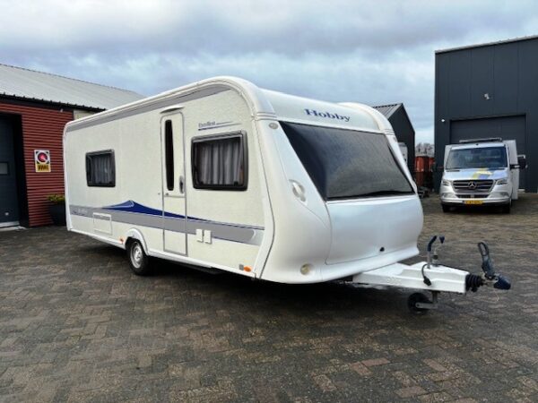 Hobby Excellent 560 WLU bj.2009, VOORTENT en APARTE BEDDEN!!!