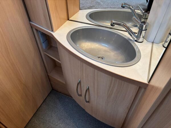 LMC Cello 695K, 8 Persoons met mover, voortent! Topstaat! - Afbeelding 22