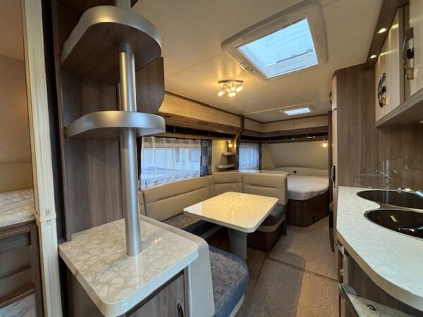 Hobby De Luxe 650 KMFE bj.2014, STAPELBED, 7/8 PERSOONS!!! - Afbeelding 9