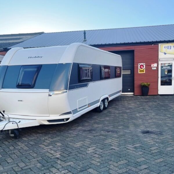 Hobby Prestige 650 UMFE bj.2017 met VOORTENT EN AIRCO