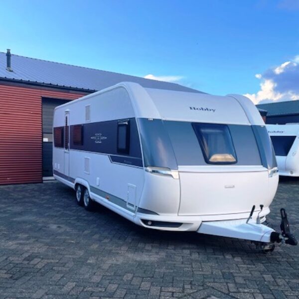 Hobby Prestige 650 UMFE bj.2017 met VOORTENT EN AIRCO