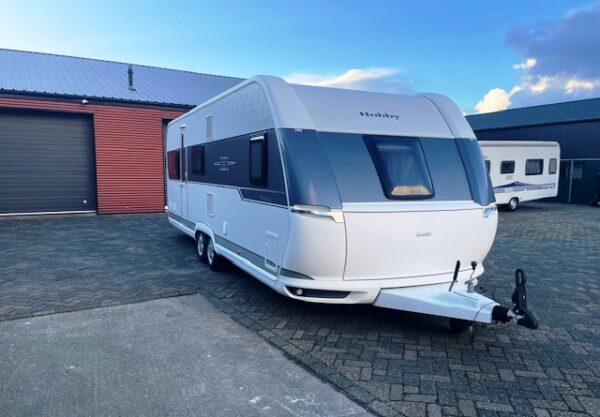 Hobby Prestige 650 UMFE bj.2017 met VOORTENT EN AIRCO - Afbeelding 4