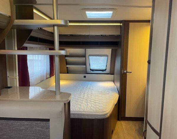 Hobby Prestige 650 UMFE bj.2017 met VOORTENT EN AIRCO - Afbeelding 29