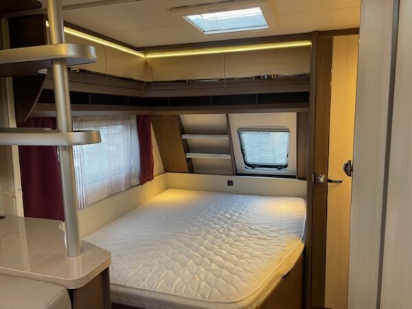 Hobby Prestige 650 UMFE bj.2017 met VOORTENT EN AIRCO - Afbeelding 28