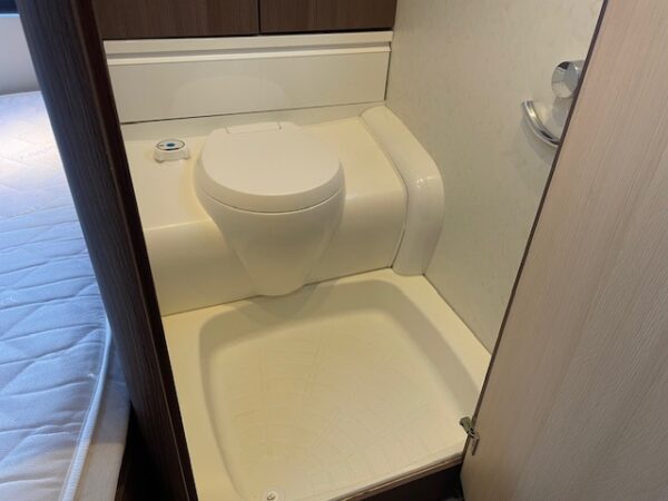 Hobby Prestige 650 UMFE bj.2017 met VOORTENT EN AIRCO - Afbeelding 27