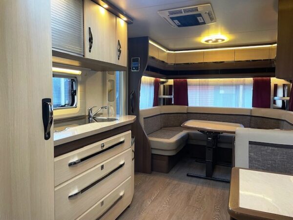 Hobby Prestige 650 UMFE bj.2017 met VOORTENT EN AIRCO - Afbeelding 23