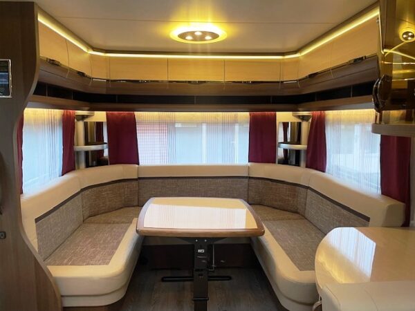 Hobby Prestige 650 UMFE bj.2017 met VOORTENT EN AIRCO - Afbeelding 22