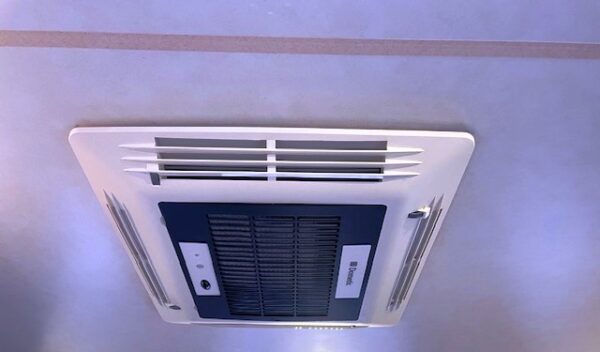 Hobby Prestige 650 UMFE bj.2017 met VOORTENT EN AIRCO - Afbeelding 34