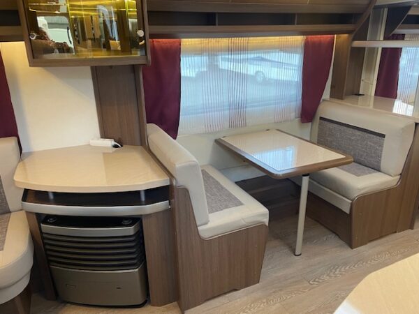 Hobby Prestige 650 UMFE bj.2017 met VOORTENT EN AIRCO - Afbeelding 20