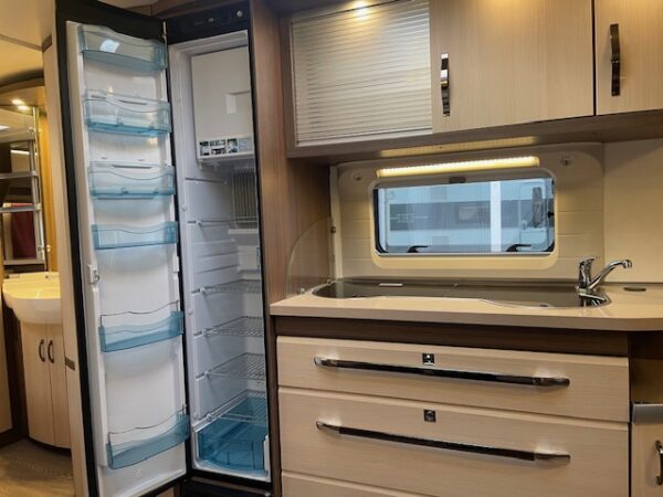 Hobby Prestige 650 UMFE bj.2017 met VOORTENT EN AIRCO - Afbeelding 15