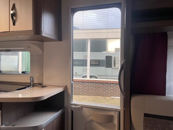 Hobby Prestige 650 UMFE bj.2017 met VOORTENT EN AIRCO - Afbeelding 12