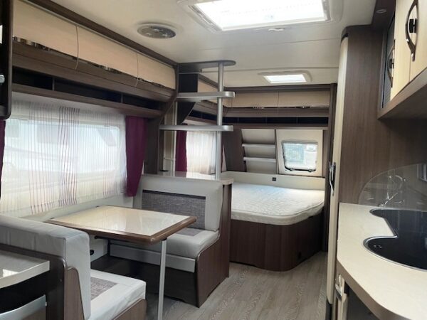 Hobby Prestige 650 UMFE bj.2017 met VOORTENT EN AIRCO - Afbeelding 10
