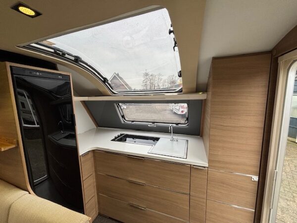 Adria Adora 613 HT bj.2016, MOVER, VOORTENT!!! - Afbeelding 7