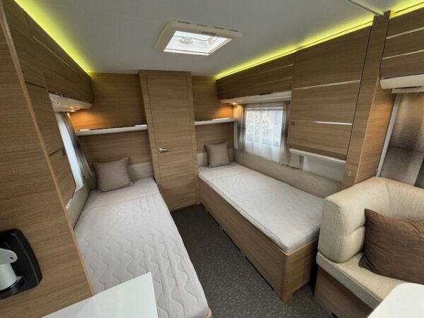 Adria Adora 613 HT bj.2016, MOVER, VOORTENT!!! - Afbeelding 18