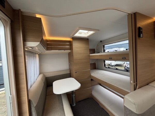 Adria Adora 613 PK bj, 2018, MOVER, AIRCO en VOORTENT - Afbeelding 6