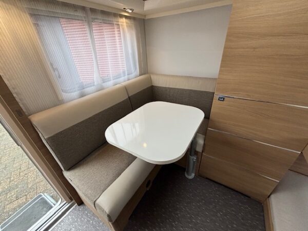 Adria Adora 613 PK bj, 2018, MOVER, AIRCO en VOORTENT - Afbeelding 7