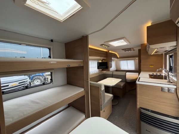 Adria Adora 613 PK bj, 2018, MOVER, AIRCO en VOORTENT - Afbeelding 9