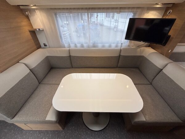 Adria Adora 613 PK bj, 2018, MOVER, AIRCO en VOORTENT - Afbeelding 11