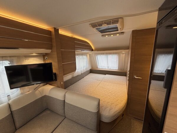 Adria Adora 613 PK bj, 2018, MOVER, AIRCO en VOORTENT - Afbeelding 18