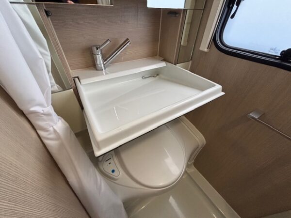 Adria Adora 613 PK bj, 2018, MOVER, AIRCO en VOORTENT - Afbeelding 23