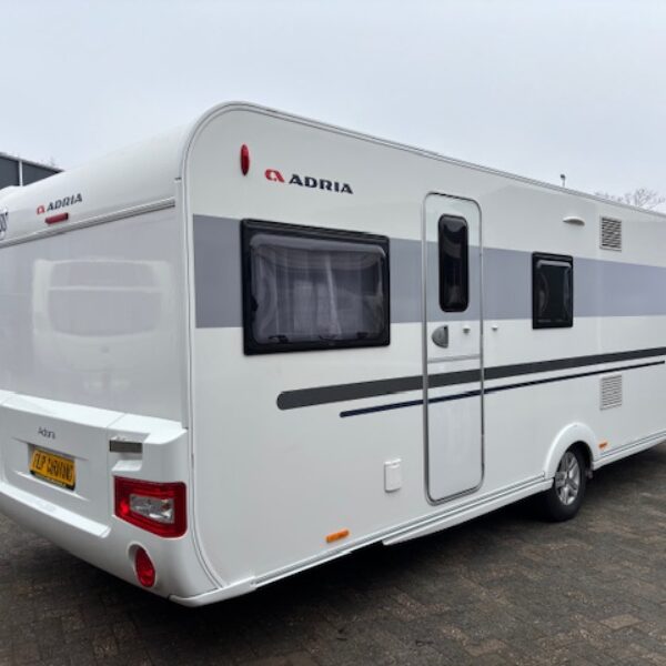 Adria Adora 613 PK bj, 2018, MOVER, AIRCO en VOORTENT