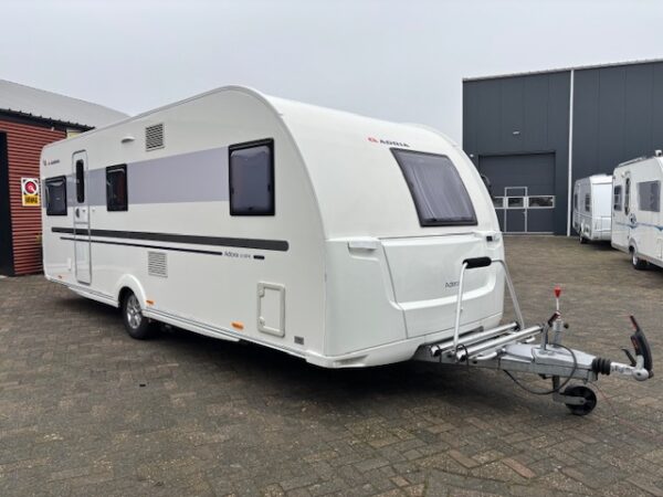 Adria Adora 613 PK bj, 2018, MOVER, AIRCO en VOORTENT