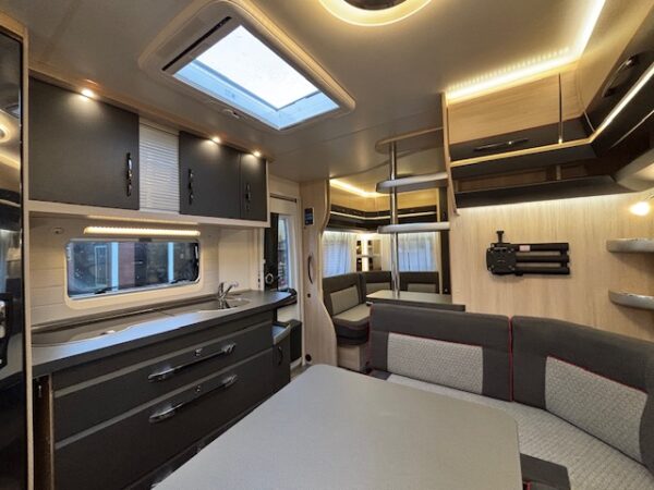 Hobby De Luxe Edition 650 KMFE bj.2020, 7/8 PERSOONS!!! - Afbeelding 13