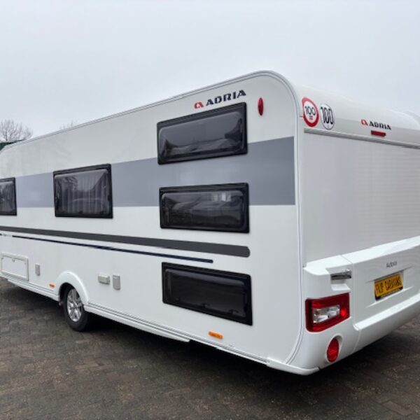 Adria Adora 613 PK bj. 2018, VLOERVERWARMING, 7 PERSOONS!!!