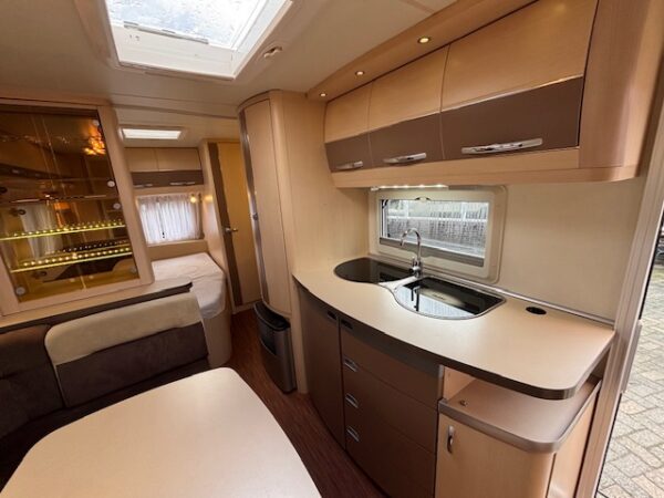Hobby La Vita 560 KMFE, bj.2010, MOVER, VOORTENT en STAPELBED!!! - Afbeelding 11